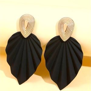 Leaf Decor Earrings NWOT
